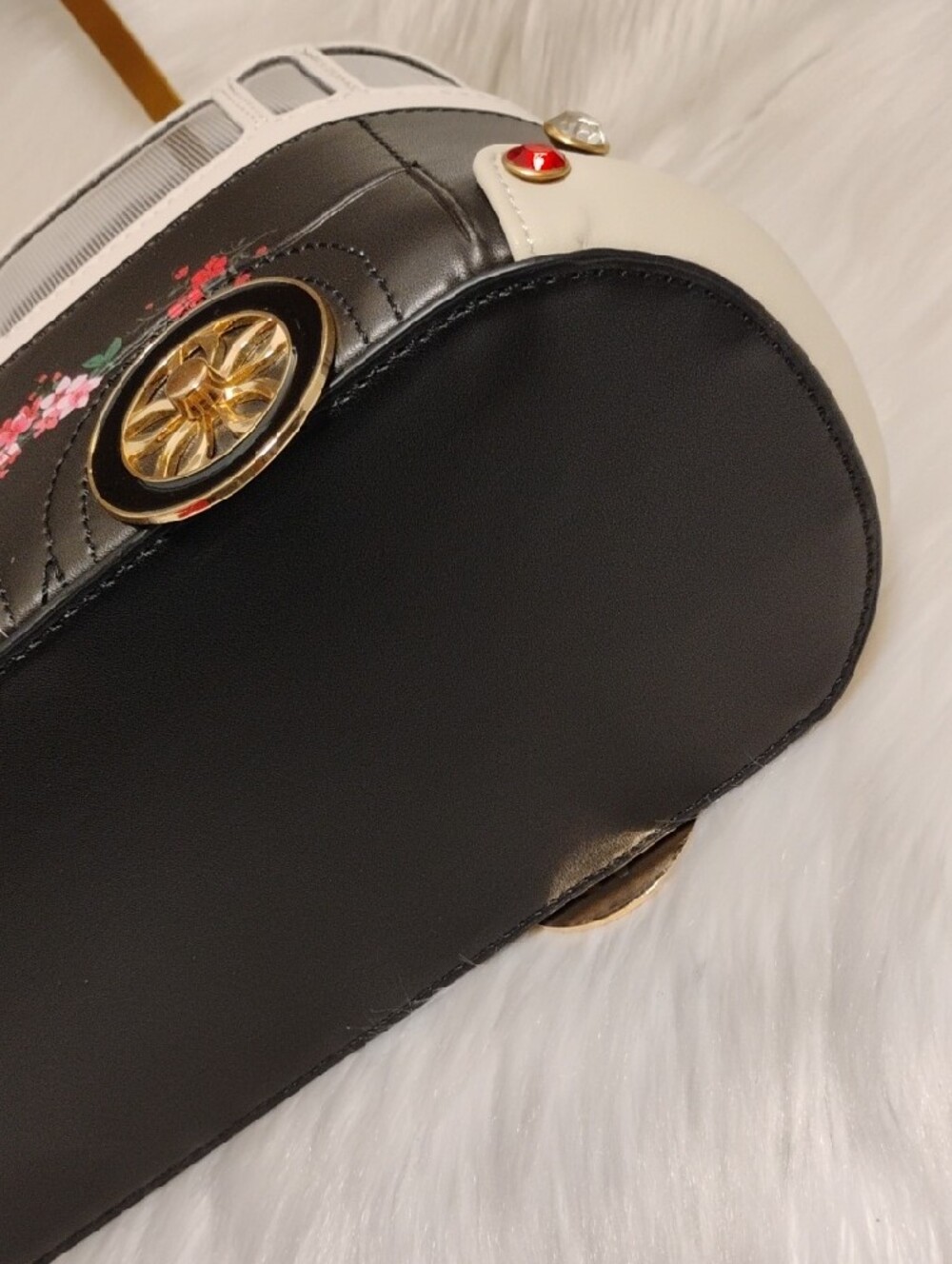 New CHERI 'Beauty' Novelty Volkswagen Bus Bag - Picture 6 of 10